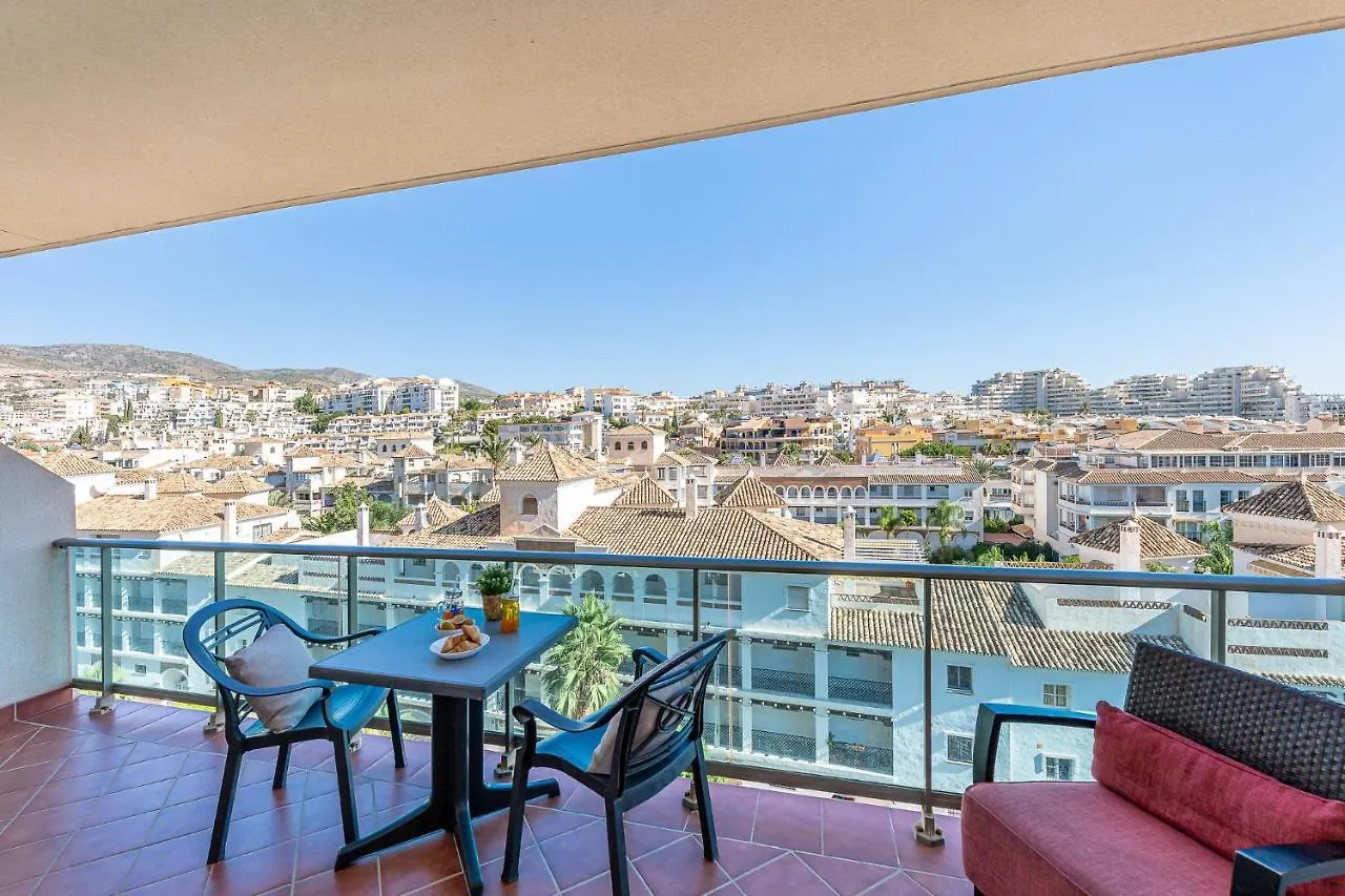 797 Holiday Rentals - Arcosur1- Moderno Apartamento Con Terraza Y Vistas ベナルマデナ 0*,  スペイン