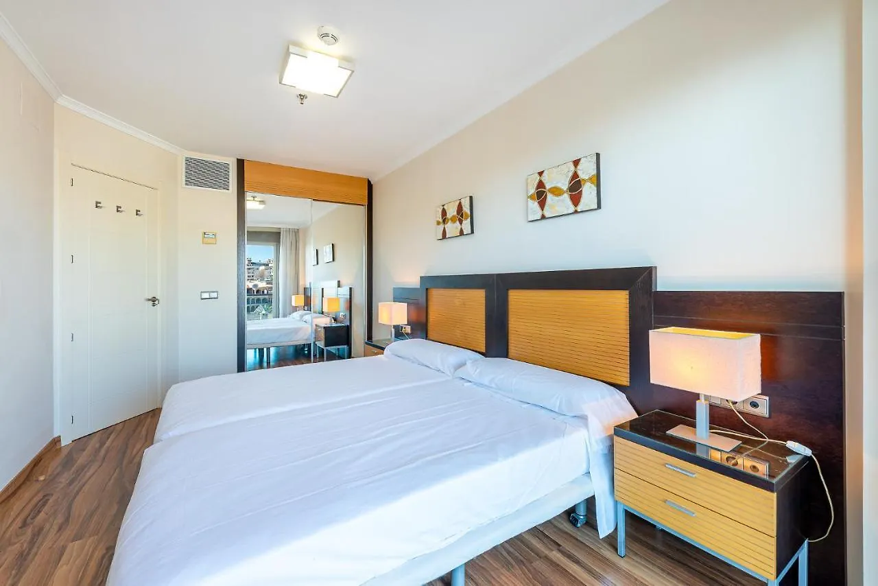 アパート 797 Holiday Rentals - Arcosur1- Moderno Apartamento Con Terraza Y Vistas ベナルマデナ